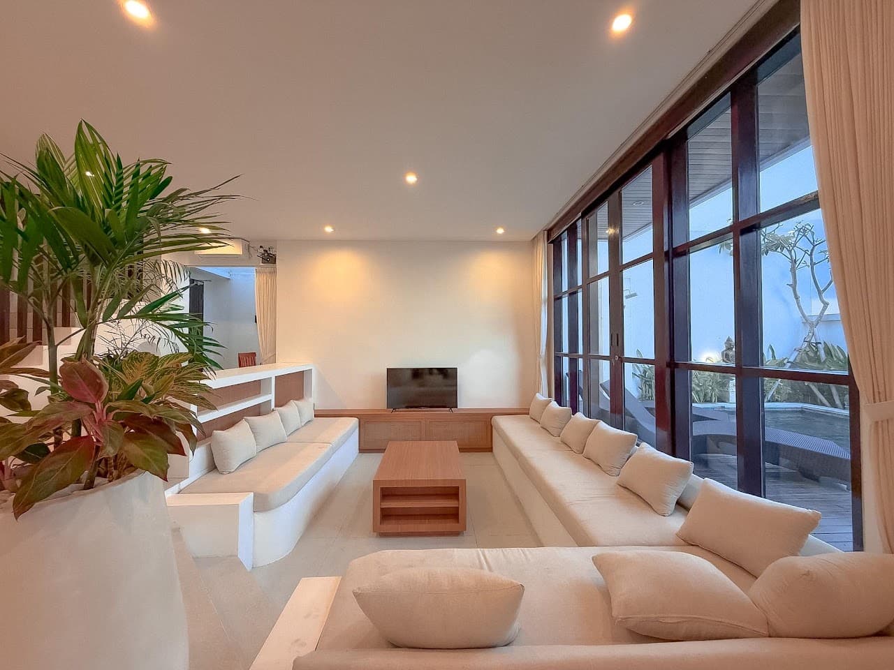 Exterior view of LUXURY & SPACIOUS 3-BEDROOM OCEAN VIEW VILLA WITH PRIVATE POOL IN SESEH FOR LEASEHOLD