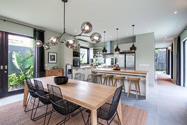 4BR Luxury Villa In Canggu – Beachside - Image 1