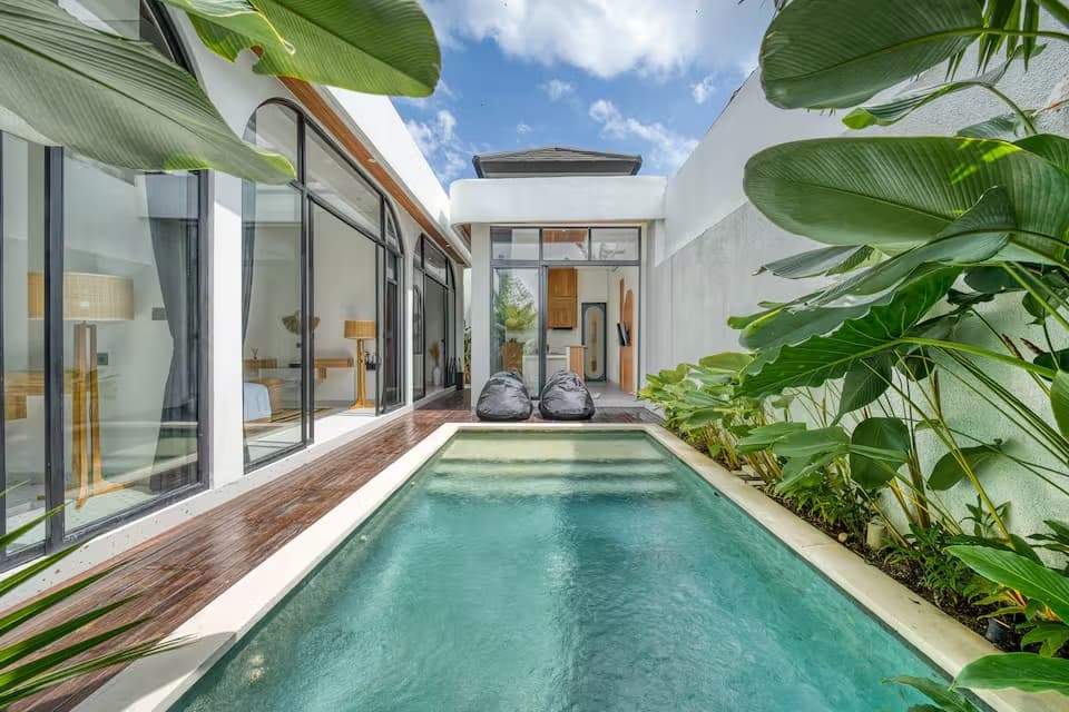 3-BEDROOM VILLA – PERERENAN BEACHSIDE - Image 1