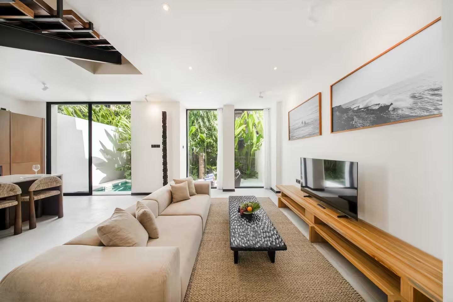 LUXURY & HOMIE 2-BEDROOM VILLA WITH PRIVATE POOL JUST 2 MINUTES FROM SESEH BEACH - Image 1